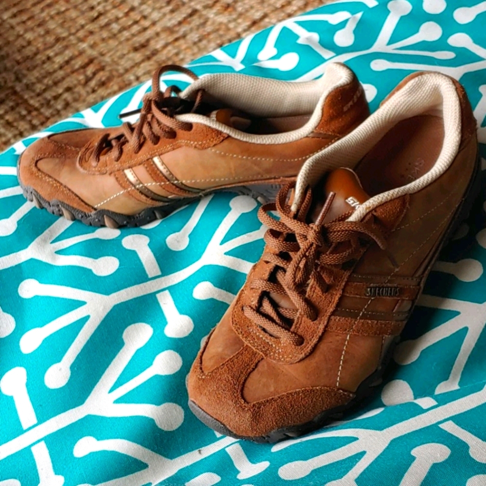 women's skechers desert brown shoes